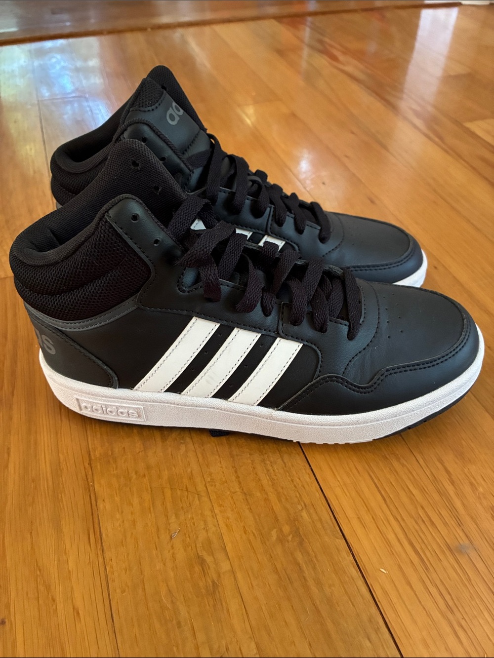 adidas Black and White Mid-Top Sneakers Size 4.5 (Big Boy)